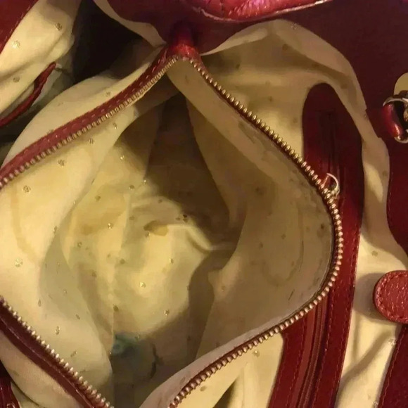 Kate Spade Quilted Gold Coast Maryanne red leather bath with gold hardware. - Picture 11 of 12